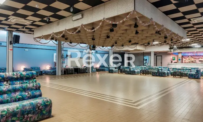Rexer-Borgo-San-Giacomo-Locale-commerciale-Sala-da-ballo-con-spazio-estivo-e-parcheggio-privato-Altro