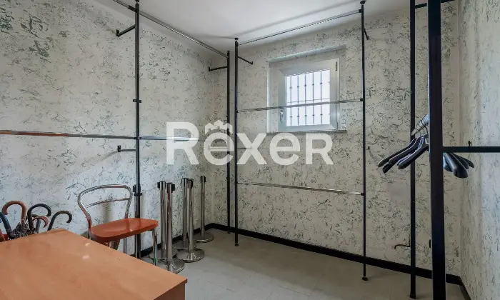 Rexer-Borgo-San-Giacomo-Locale-commerciale-Sala-da-ballo-con-spazio-estivo-e-parcheggio-privato-Altro