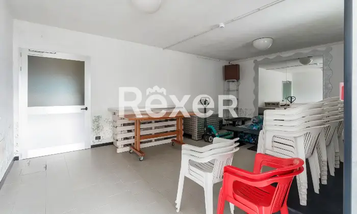Rexer-Borgo-San-Giacomo-Locale-commerciale-Sala-da-ballo-con-spazio-estivo-e-parcheggio-privato-Altro