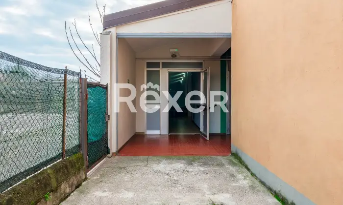 Rexer-Borgo-San-Giacomo-Locale-commerciale-Sala-da-ballo-con-spazio-estivo-e-parcheggio-privato-Altro