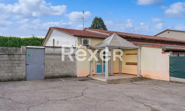 Rexer-Borgo-San-Giacomo-Locale-commerciale-Sala-da-ballo-con-spazio-estivo-e-parcheggio-privato-Altro