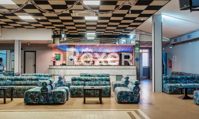 Rexer-Borgo-San-Giacomo-Locale-commerciale-Sala-da-ballo-con-spazio-estivo-e-parcheggio-privato-Altro