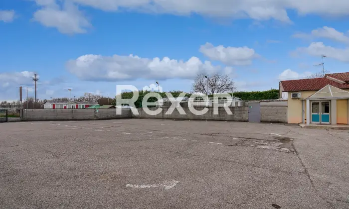 Rexer-Borgo-San-Giacomo-Locale-commerciale-Sala-da-ballo-con-spazio-estivo-e-parcheggio-privato-Altro