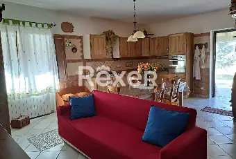 Rexer-Rocchetta-a-Volturno-Porzione-verticale-di-casa-su-tre-livelli-in-villa-plurifamiliare-con-giardino-privato-e-posti-auto-in-comune-a-Rocchetta-a-Volturno-Altro
