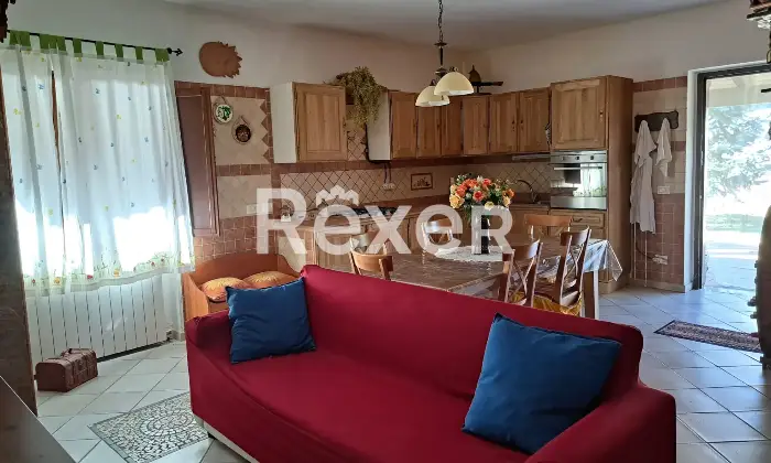 Rexer-Rocchetta-a-Volturno-Porzione-di-casa-indipendente-su-tre-livelli-con-giardino-privato-a-Rocchetta-a-Volturno-Altro