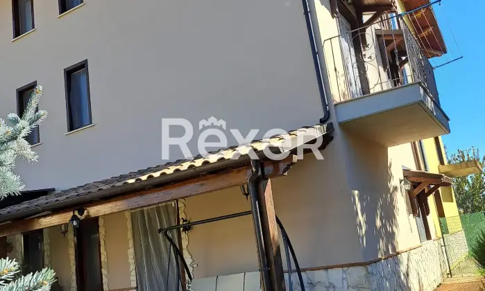 Rexer-Rocchetta-a-Volturno-Porzione-di-casa-indipendente-su-tre-livelli-con-giardino-privato-a-Rocchetta-a-Volturno-Altro