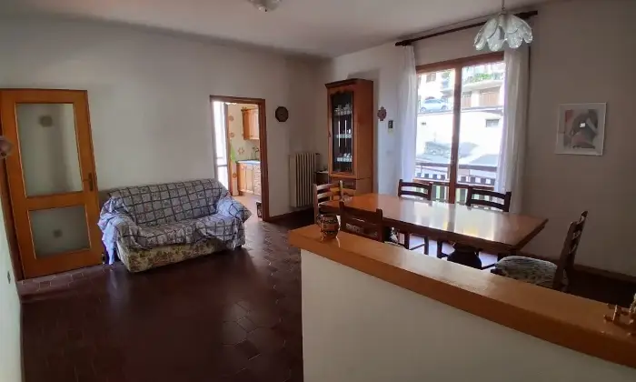 Rexer-Serramazzoni-Ampio-trilocale-con-doppi-balconi-garage-e-cantina-Via-Giardini-Sud-Serramazzoni-Altro