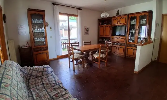 Rexer-Serramazzoni-Ampio-trilocale-con-doppi-balconi-garage-e-cantina-Via-Giardini-Sud-Serramazzoni-Altro