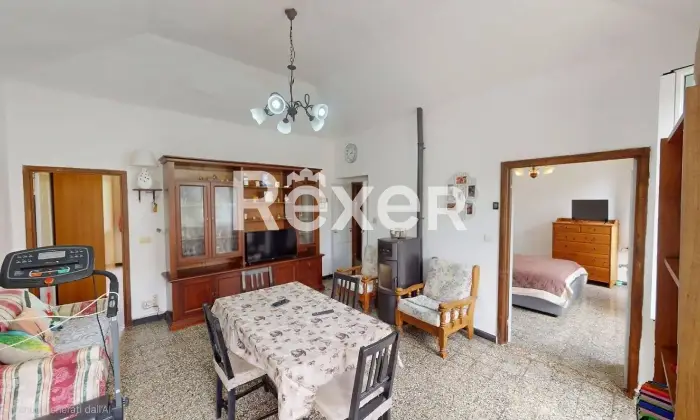 Rexer-Neirone-Ultimo-piano-in-Trifamiliare-con-terrazza-e-ampio-terreno-Altro