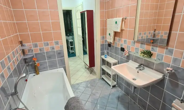 Rexer-Cupra-Marittima-Splendido-appartamento-Cupra-Marittima-Bagno