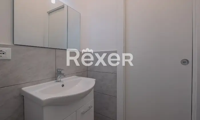 Rexer-Roma-Grazioso-piano-terra-ristrutturato-Altro