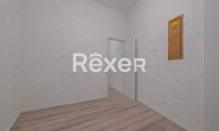 Rexer-Roma-Grazioso-piano-terra-ristrutturato-Altro