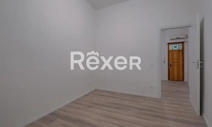 Rexer-Roma-Grazioso-piano-terra-ristrutturato-Altro