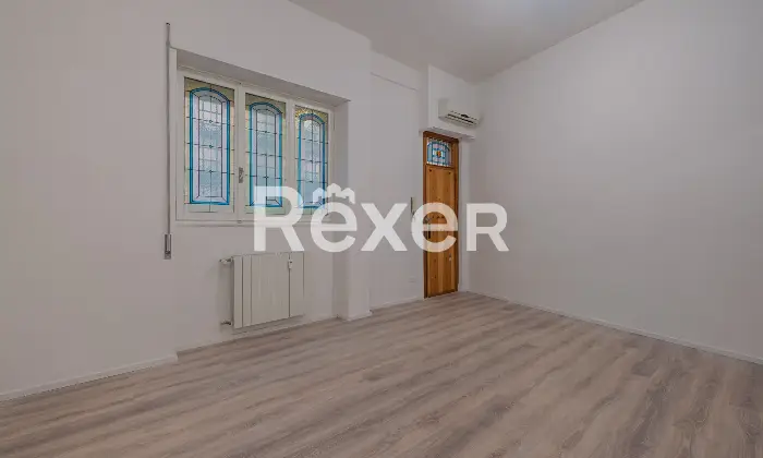 Rexer-Roma-Grazioso-piano-terra-ristrutturato-Altro