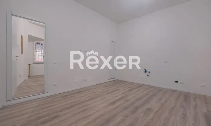 Rexer-Roma-Grazioso-piano-terra-ristrutturato-Altro