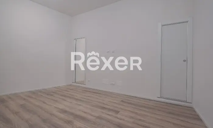 Rexer-Roma-Grazioso-piano-terra-ristrutturato-Altro