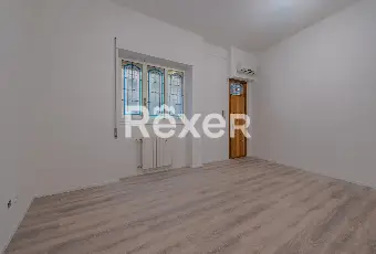 Rexer-Roma-grazioso-piano-terra-ristrutturato-Altro