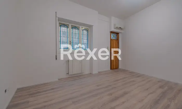 Rexer-Roma-Grazioso-piano-terra-ristrutturato-Altro