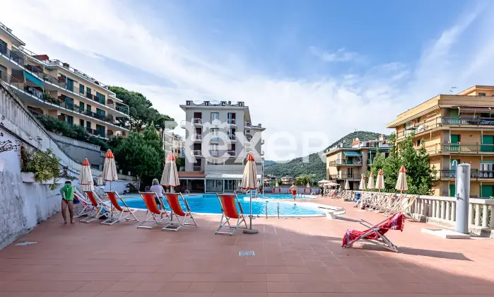 Rexer-Pietra-Ligure-Panoramico-ultimo-piano-con-terrazzo-garage-e-cantina-Altro