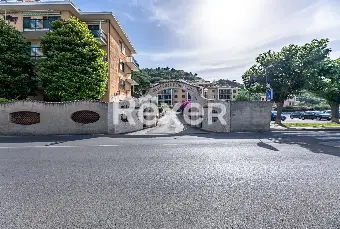 Rexer-Pietra-Ligure-Panoramico-ultimo-piano-con-terrazzo-garage-e-cantina-Altro