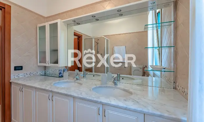 Rexer-Pietra-Ligure-Panoramico-ultimo-piano-con-terrazzo-garage-e-cantina-Altro