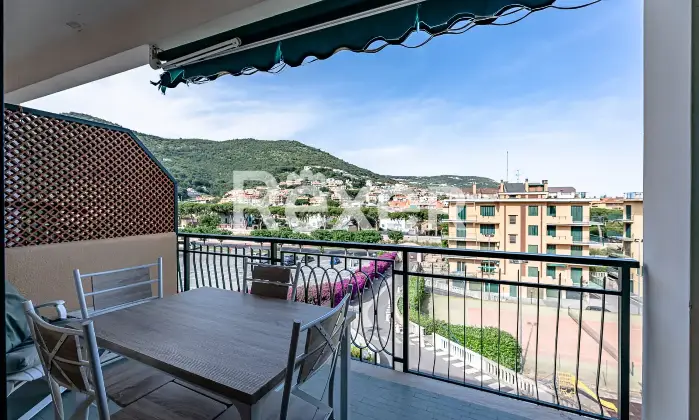 Rexer-Pietra-Ligure-Panoramico-ultimo-piano-con-terrazzo-garage-e-cantina-Altro