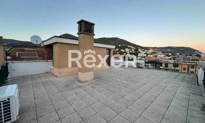 Rexer-Pietra-Ligure-Panoramico-ultimo-piano-con-terrazzo-garage-e-cantina-Altro