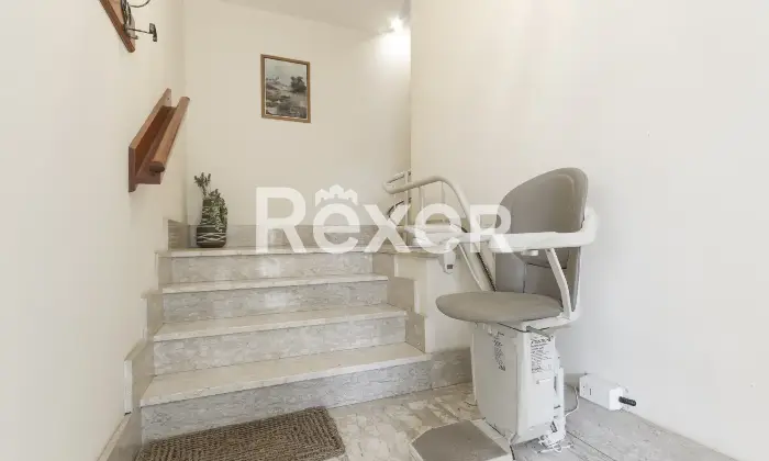 Rexer-BALDISSERO-TORINESE-Villa-indipendente-con-ampio-giardino-vista-panoramica-e-box-auto-Altro