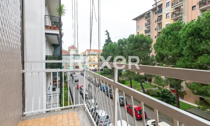 Rexer-Milano-Luminoso-trilocale-con-cucina-abitabile-e-doppi-balconi-a-Milano-Altro