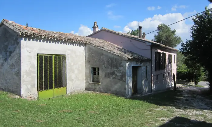Rexer-Mondavio-CASA-A-PIANACCIO-DI-MONDAVIO-Giardino