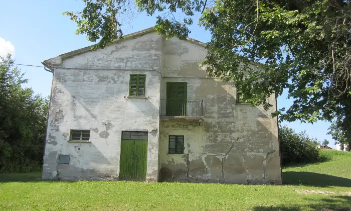 Rexer-Mondavio-CASA-A-PIANACCIO-DI-MONDAVIO-Giardino