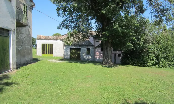 Rexer-Mondavio-CASA-A-PIANACCIO-DI-MONDAVIO-Giardino