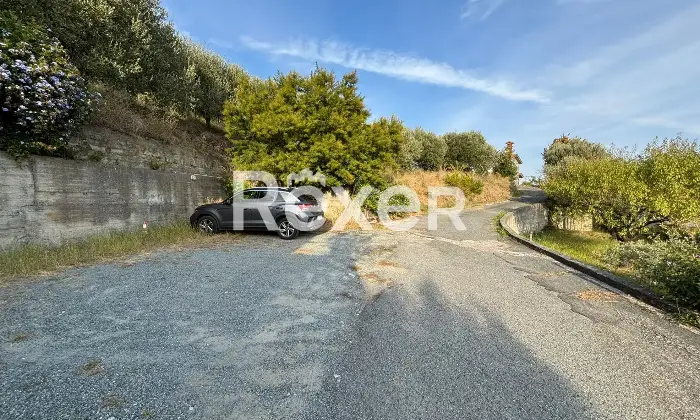 Rexer-Varazze-Panoramica-abitazione-vista-mare-con-giardino-e-posti-auto-Altro