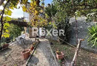 Rexer-varazze-Panoramica-abitazione-vista-mare-con-giardino-e-posti-auto-Altro