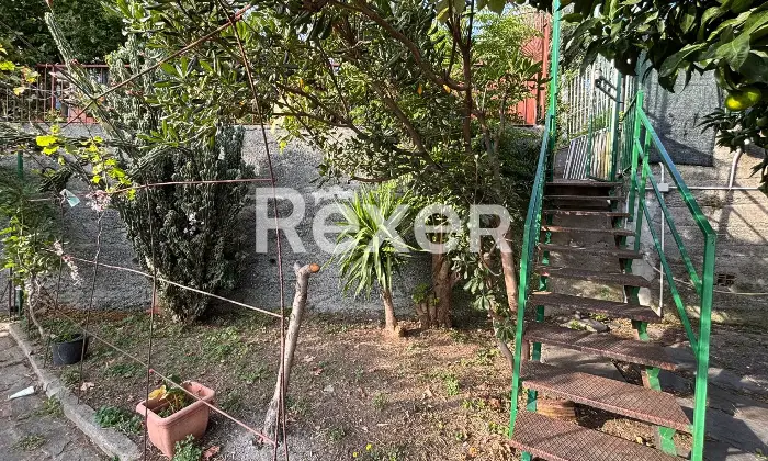 Rexer-Varazze-Panoramica-abitazione-vista-mare-con-giardino-e-posti-auto-Altro