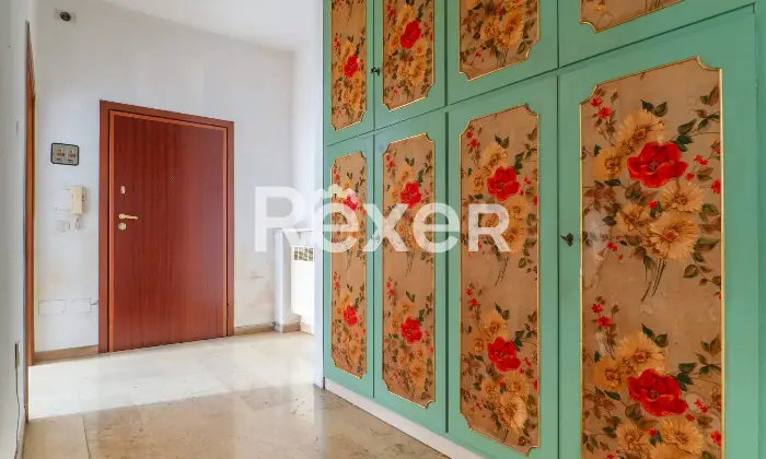 Rexer-Ferrara-Appartamento-con-camere-da-letto-Da-ristrutturare-Altro