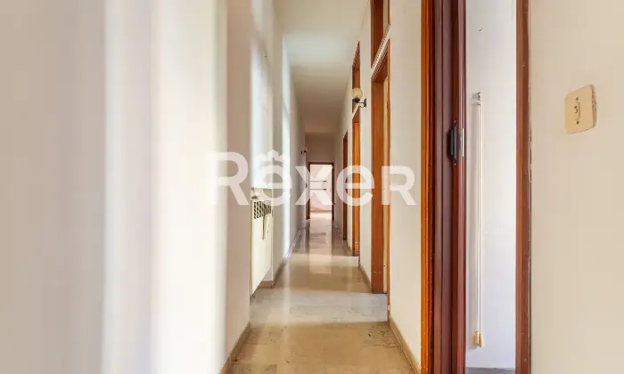 Rexer-Ferrara-Appartamento-con-camere-da-letto-Da-ristrutturare-Altro