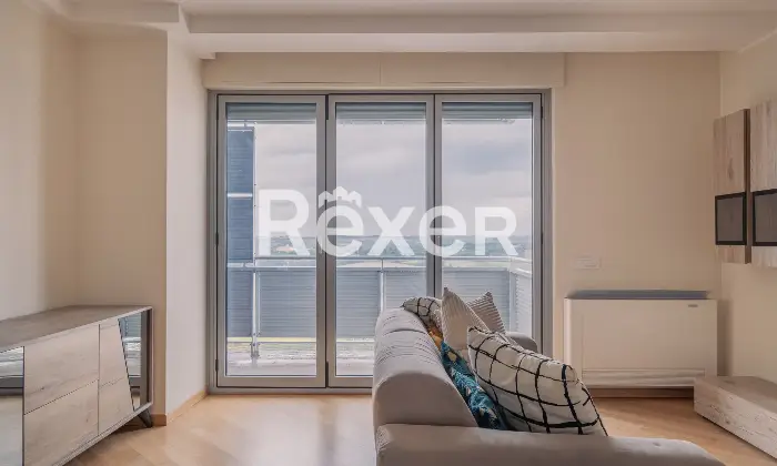 Rexer-Roma-Vendesi-luminoso-bilocale-Altro