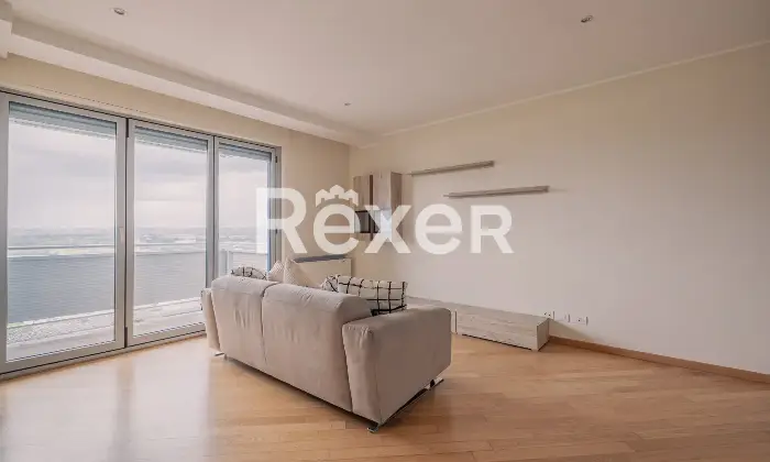 Rexer-Roma-Vendesi-luminoso-bilocale-Altro