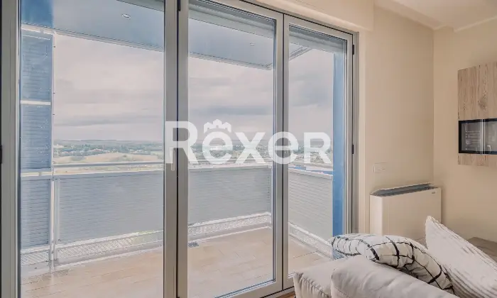 Rexer-Roma-Vendesi-luminoso-bilocale-Altro