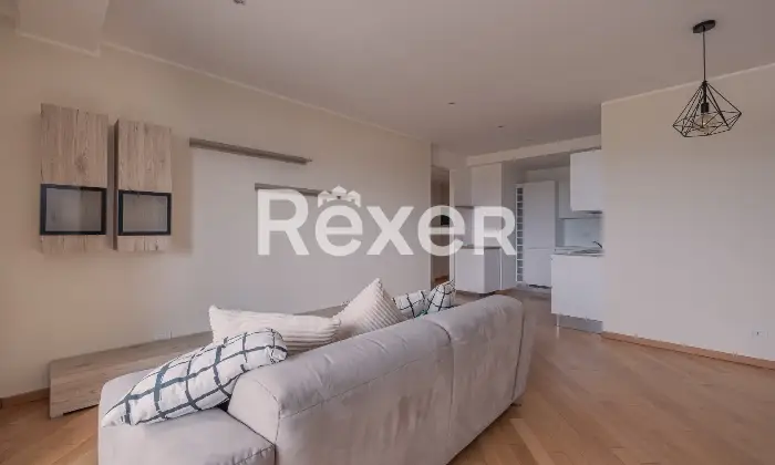 Rexer-Roma-Vendesi-luminoso-bilocale-Altro