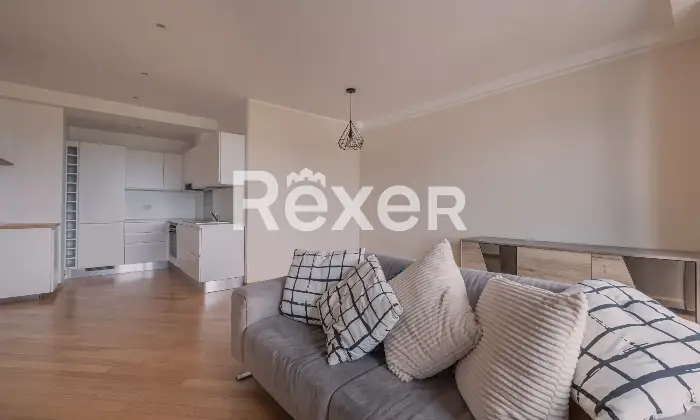 Rexer-Roma-Vendesi-luminoso-bilocale-Altro