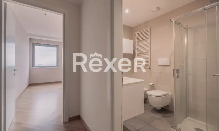 Rexer-Roma-Vendesi-luminoso-bilocale-Altro