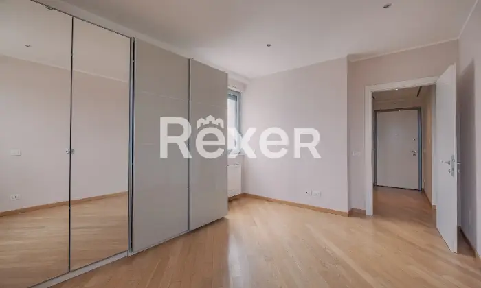 Rexer-Roma-Vendesi-luminoso-bilocale-Altro