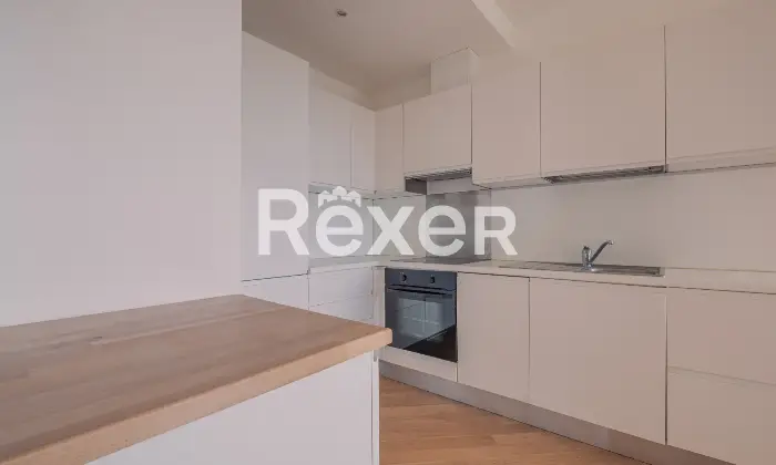Rexer-Roma-Vendesi-luminoso-bilocale-Altro