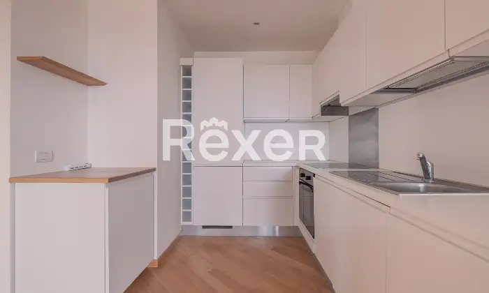 Rexer-Roma-Vendesi-luminoso-bilocale-Altro