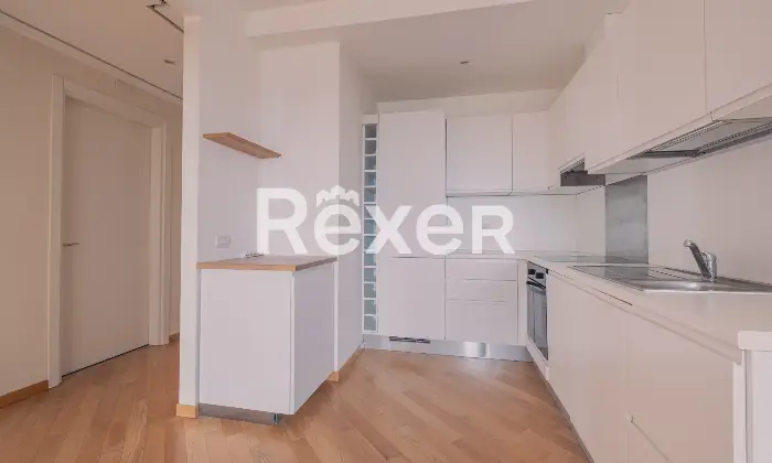 Rexer-Roma-Vendesi-luminoso-bilocale-Altro