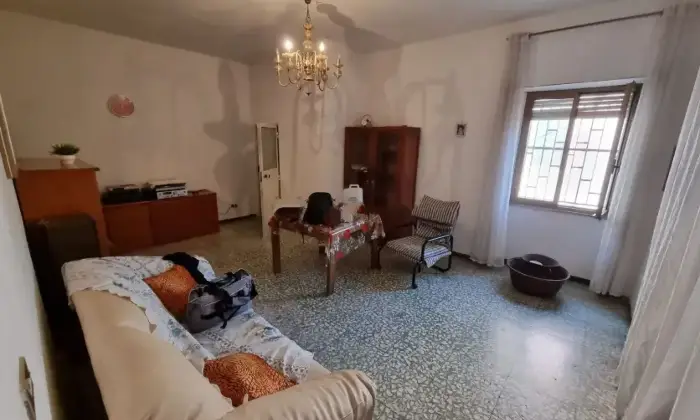 Rexer-Capriati-a-Volturno-Casa-indipendente-su-tre-livelli-con-cortile-garage-e-cantina-Capriati-a-Volturno-CE-Altro