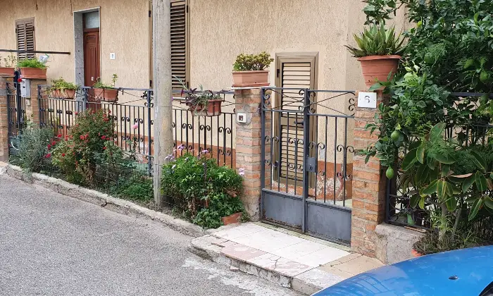 Rexer-Ricadi-Appartamento-in-centro-al-Piano-Terra-accesso-autonomo-Esterno