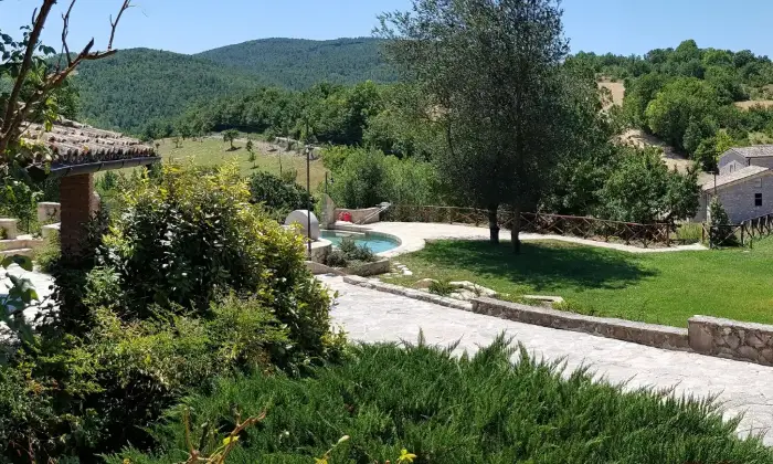 Rexer-Mevale-Prestigioso-complesso-in-pietra-con-piscina-panoramica-Mevale-Visso-MC-Altro